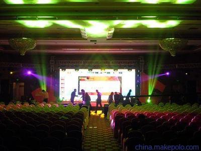 北京給力舞臺(tái)燈光音響出租中心 專業(yè)設(shè)備，助力精彩舞臺(tái)